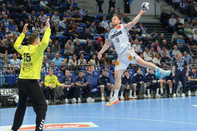 29.04.2026, xtgx, Handball, EHF Champions League 1 4 Finale, Pick Szeged - SC Magdeburg v.l. Albin Lagergren (Magdeburg, 21) wirft Tor, Torschuetze, erzielt Tor, Treffer, scores the goal Szegend