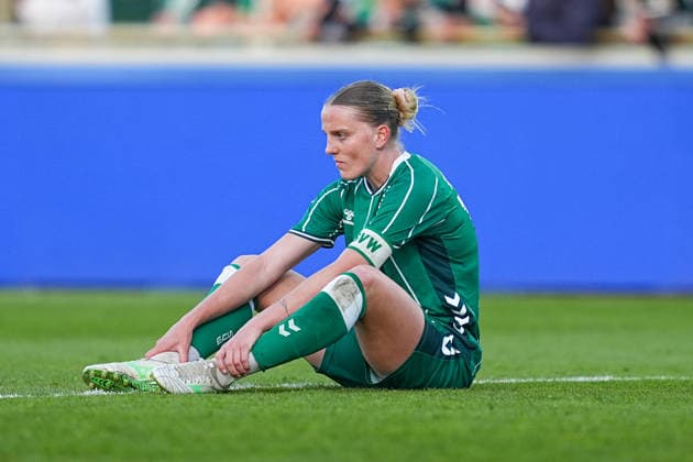 29.04.2026, xydrx, Frauen, Fußball, 1.Frauen-Bundesliga, SV Werder Bremen - FC Bayern München, Saison 2025 2026, Stadion Platz 11: Lina Hausicke (SV Werder Bremen, 18) enttäuscht nach der 2:0 Niederlage DFB regulations prohibit any use of photographs as image sequences and or quasi-video. Copyright: HMBxMedia YannisxDreimann