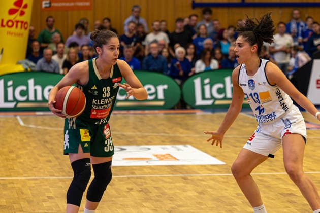 Damen Basketball Bundesliga 1. DBBL, BC Pharmaserv Marburg vs. Rutronik Stars Keltern, Sporthalle Georg-Gassmann-Stadion Marburg; 29.04.2026 Damen Basketball Bundesliga DBBL, Marburg, Germany - 29.04.2026: Karina Konstantinova (Rutronik Stars Keltern, 33) am Ball gegen Sara Guerreiro (BC Marburg, 13), 1. DBBL, Spiel des BC Marburg vs. Rutronik Stars Keltern, Sporthalle Georg-Gassmann-Stadion Marburg Copyright: xBEAUTIFULxSPORTS Freudensteinx