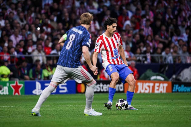 UEFA Champions League semifinals: Atletico de Madrid vs Arsenal April 29, Madrid, Madrid, Spain: Johnny Cardoso of Atletico de Madrid while Martin Odegaard of Arsenal defended him during UEFA Champions League 2025 26 match beetween Atletico de Madrid and Arsenal at Riyadh Air Metropolitano on April 29, 2026, in Madrid, Spain. Madrid Spain Madrid Madrid Spain Real Madrid C.F. v Manchester City - UEFA Champions League 2025 Copyright: xAlejandroxMatiasx