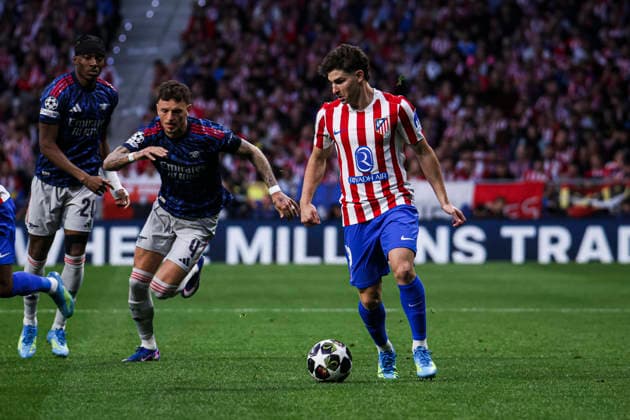 UEFA Champions League semifinals: Atletico de Madrid vs Arsenal April 29, Madrid, Madrid, Spain: Julian Alvarez of Atletico de Madrid is defended by Ben White of Arsenal during UEFA Champions League 2025 26 match beetween Atletico de Madrid and Arsenal at Riyadh Air Metropolitano on April 29, 2026, in Madrid, Spain. Madrid Spain Madrid Madrid Spain Real Madrid C.F. v Manchester City - UEFA Champions League 2025 Copyright: xAlejandroxMatiasx