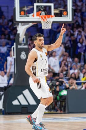 ESP: Real Madrid v Hapoel IBI Tel Aviv Euroleague PlayOff Game 1 Facundo Campazzo of Real Madrid celebrates during the Euroleague match, PlayOff Game 1, between Real Madrid and Hapoel IBI Tel Aviv played at Movistar Arena Stadium on April 29 2026 in Madrid Spain Madrid Spain Basketball Copyright: xAlbaxPachecox xAgenciaxLOFx