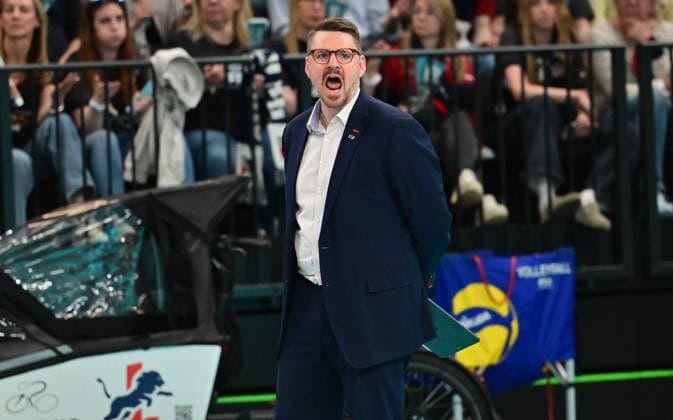 GER; 1.VBL, Play Off Finale, SVG Lueneburg vs Berlin Recycling Volleys 29.04.2026, GER; 1. VBL, PLay Off Fnale, SVG Lueneburg vs Berlin Recycling Volleys, im Bild Trainer Alexandre Leal Goulart Nunes (Berlin)