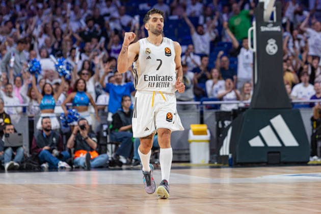 ESP: Real Madrid v Hapoel IBI Tel Aviv Euroleague PlayOff Game 1 Facundo Campazzo of Real Madrid celebrates the shoot for three points of Real Madrid during the Euroleague match, PlayOff Game 1, between Real Madrid and Hapoel IBI Tel Aviv played at Movistar Arena Stadium on April 29 2026 in Madrid Spain Madrid Spain Basketball Copyright: xAlbaxPachecox xAgenciaxLOFx
