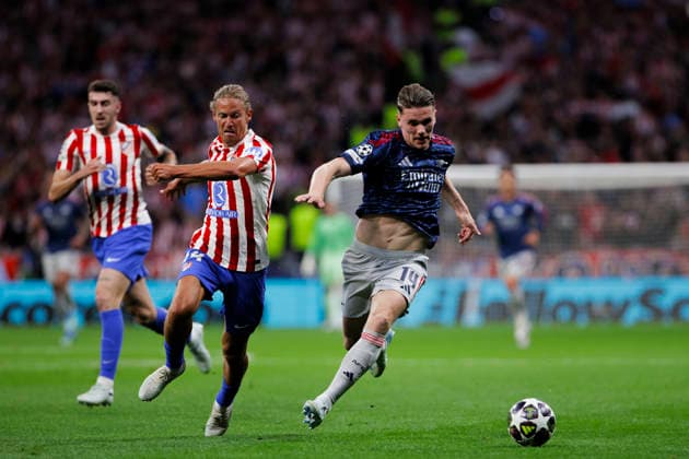 UEFA champions league - Atletico de Madrid vs Arsenal MADRID,SPAIN - 29 April:Viktor Gyokeres of Arsenal and Marcos Llorente of Atletico de Madrid in action during the UEFA Champions League 2025 26 semifinal first Leg match between Atletico de Madrid and Arsenal at Riyadh Air Metropolitano Stadium. (Photo by Guille Martinez f22photo) Madrid Riyadh Air Metropolitano Stadium Spain Copyright: xGuillermoxMartinezx