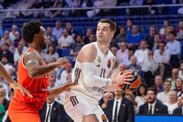 ESP: Real Madrid v Hapoel IBI Tel Aviv Euroleague PlayOff Game 1 Mario Hezonja of Real Madrid looks during the Euroleague match, PlayOff Game 1, between Real Madrid and Hapoel IBI Tel Aviv played at Movistar Arena Stadium on April 29 2026 in Madrid Spain Madrid Spain Basketball Copyright: xAlbaxPachecox xAgenciaxLOFx
