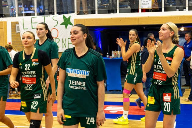 Damen Basketball Bundesliga 1. DBBL, BC Pharmaserv Marburg vs. Rutronik Stars Keltern, Sporthalle Georg-Gassmann-Stadion Marburg; 29.04.2026 Damen Basketball Bundesliga DBBL, Marburg, Germany - 29.04.2026: Die Spielerinnen der Rutronik Stars Keltern feiern ihren Sieg, 1. DBBL, Spiel des BC Marburg vs. Rutronik Stars Keltern, Sporthalle Georg-Gassmann-Stadion Marburg Copyright: xBEAUTIFULxSPORTS Freudensteinx