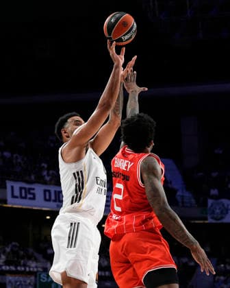 REAL MADRID v HAPOEL IBI TEL AVIV. EUROLEAGUE 2025 2026. PLAY OFFS. GAME 1 Real Madrid s Try Lyles (l) and Hapoel Ibi Tel Aviv s Antonio Blakeney during Euroleague Play-offs Game 1 match. April 29, 2026. (ALTERPHOTOS Acero) MadridSpain  Copyright: xAcerox