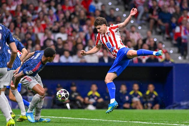 April 29, 2026, Madrid, Madrid, Spain: JULIAN ALVAREZ of Atletico de Madrid shoots for goal during the Champions League first semifinal match between ATLETICO DE MADRID and ARSENAL FOOTBALL CLUB, held on April 29, 2026, at the Riyadh Air Metropolitano, Madrid, Spain. ATLETICO DE MADRID Vs ARSENAL FOOTBALL CLUB Champions League Match, Season 25 26 (04.29.26)  - ZUMAc312 20260429_zsp_c312_245 Copyright: xOscarxManuelxSanchezx