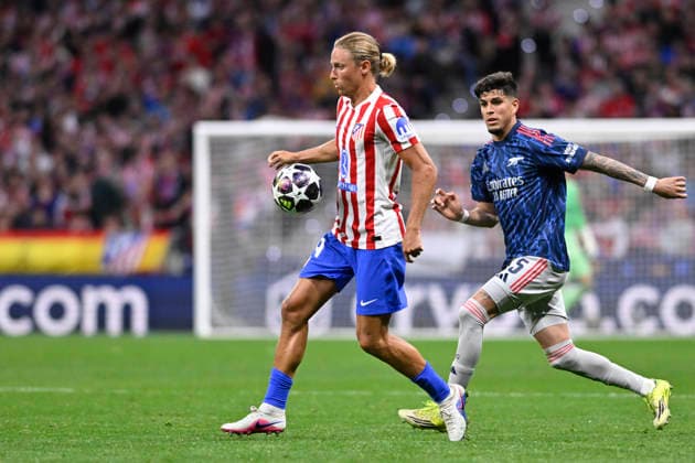 April 29, 2026, Madrid, Madrid, Spain: MARCOS LLORENTE of Atletico de Madrid controls the ball during the Champions League first semifinal match between ATLETICO DE MADRID and ARSENAL FOOTBALL CLUB, held on April 29, 2026, at the Riyadh Air Metropolitano, Madrid, Spain. Madrid Spain - ZUMAc312 20260429_zsp_c312_251 Copyright: xOscarxManuelxSanchezx