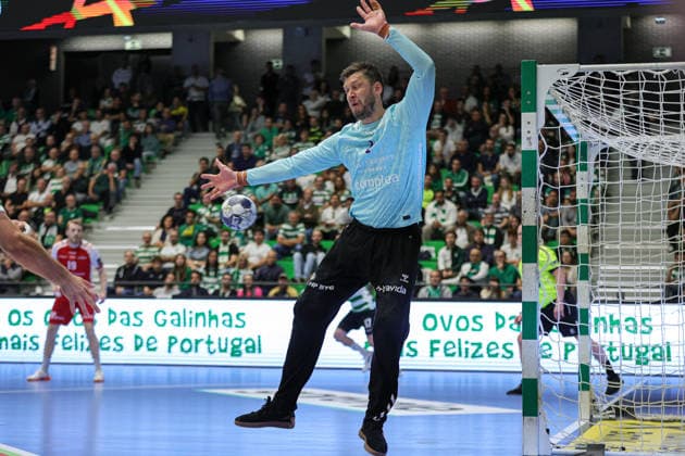 1Landin, Niklas ALLBORG in action during the match between Sporting Clube de Portugal vs AALBORG HANDBOLD, valid for Machineseeker EHF Champions League Quarter-finals 2025 2026 at Pavilhao Joao Rocha in Lisbon on 29 Apri 2026. Lisbon Pavilhao Joao Rocha Lisbon Portugal Copyright: xIMAGOx xPRIMExSPORTSxIMAGESx xANGELOxMOREIRAx