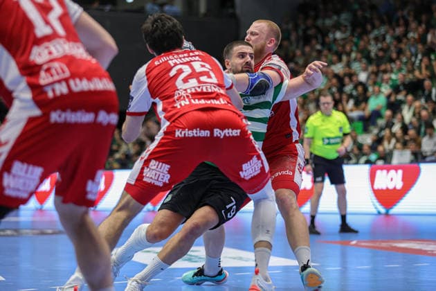 79Costa, Martim SPORTING in action during the match between Sporting Clube de Portugal vs AALBORG HANDBOLD, valid for Machineseeker EHF Champions League Quarter-finals 2025 2026 at Pavilhao Joao Rocha in Lisbon on 29 Apri 2026. Lisbon Pavilhao Joao Rocha Lisbon Portugal Copyright: xIMAGOx xPRIMExSPORTSxIMAGESx xANGELOxMOREIRAx