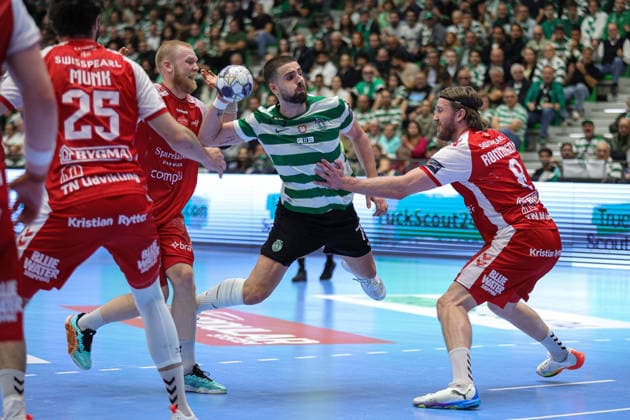 79Costa, Martim SPORTING in action during the match between Sporting Clube de Portugal vs AALBORG HANDBOLD, valid for Machineseeker EHF Champions League Quarter-finals 2025 2026 at Pavilhao Joao Rocha in Lisbon on 29 Apri 2026. Lisbon Pavilhao Joao Rocha Lisbon Portugal Copyright: xIMAGOx xPRIMExSPORTSxIMAGESx xANGELOxMOREIRAx