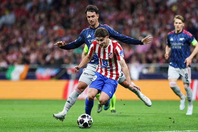 April 29, 2026, Madrid, Madrid, Spain: Julian Alvarez of Atletico de Madrid and Martin Zubimendi of Arsenal FC in action during the UEFA Champions League 2025 26 League Semi Final First Leg match between Atletico de Madrid and Arsenal FC at Riyadh Air Metropolitano on April 29, 2026, in Madrid, Spain. Madrid Spain - ZUMAa181 20260429_zaa_a181_322 Copyright: xIrinaxR.xHipolitox