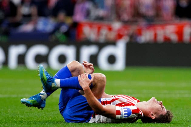 UEFA champions league - Atletico de Madrid vs Arsenal MADRID,SPAIN - 29 April:Julian Alvarez of Atletico de Madrid is injured during the UEFA Champions League 2025 26 semifinal first Leg match between Atletico de Madrid and Arsenal at Riyadh Air Metropolitano Stadium. (Photo by Guille Martinez f22photo) Madrid Riyadh Air Metropolitano Stadium Spain Copyright: xGuillermoxMartinezx