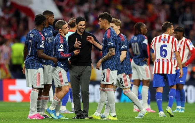 Arsenal manager Mikel Arteta celebrates with his players at full time Atletico Madrid v Arsenal, UEFA Champions League, Semi Final, First Leg, Football, Riyadh Air Metropolitano, Madrid, Spain - 29 Apr 2026Madrid Riyadh Air Metropolitano Spain EDITORIAL USE ONLY No use with unauthorised audio, video, data, fixture lists, club league logos or live services. Online in-match use limited to 120 images, no video emulation. No use in betting, games or single club league player publications. Copyright: xKieranxMcManus Shutterstockx 16847970bf