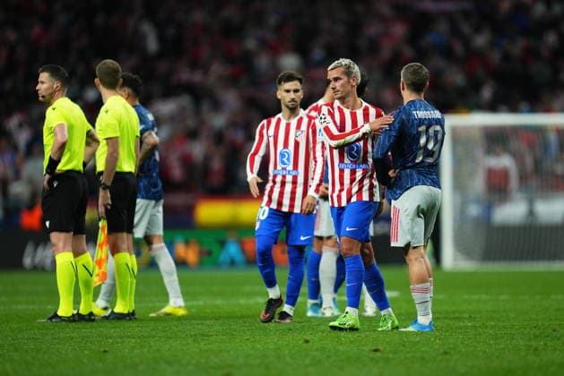 ESP: Atletico de Madrid - Arsenal FC. UEFA Champions League. Semi-Finals, first leg. Antoine Griezmann of Atletico de Madrid and Leandro Trossard of Arsenal FC during the UEFA Champions League match, Semi-Finals, firstd leg, between Atletico de Madrid and Arsenal FC played at Riyadh Metropolitano Stadium on April 29, 2026 in Madrid. kpng Copyright: xBaguxBlancox xPRESSINPHOTOx PS_260429_ATL_ARS_2526_083