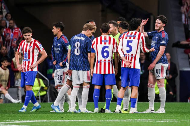 UEFA Champions League semifinals: Atletico de Madrid vs Arsenal April 29, Madrid, Madrid, Spain: Squad of Atletico de Madrid alegates a foul during UEFA Champions League 2025 26 match beetween Atletico de Madrid and Arsenal at Riyadh Air Metropolitano on April 29, 2026, in Madrid, Spain. Madrid Spain Madrid Madrid Spain Real Madrid C.F. v Manchester City - UEFA Champions League 2025 Copyright: xAlejandroxMatiasx