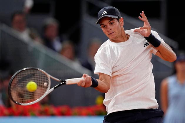 2026 Mutua Madrid Open in Madrid - 29 Apr 2026 Rafa Jódar of Spain plays against Jannik Sinner of Italy (not in view) during the Men’s Singles quarter-final match of the 2026 Mutua Madrid Open at La Caja Magica. Madrid Spain Copyright: xGokhanxTanerx xSOPAxImagesx GTANER_SOPAImages_MutuaMadridOpenTennis_Madrid_ESP_29042026_00010