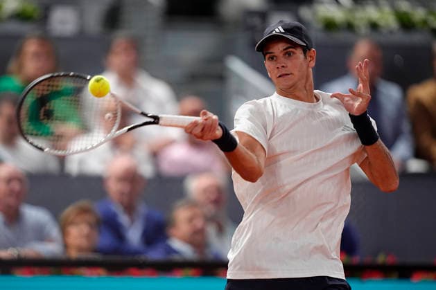 2026 Mutua Madrid Open in Madrid - 29 Apr 2026 Rafa Jódar of Spain plays against Jannik Sinner of Italy (not in view) during the Men’s Singles quarter-final match of the 2026 Mutua Madrid Open at La Caja Magica. Madrid Spain Copyright: xGokhanxTanerx xSOPAxImagesx GTANER_SOPAImages_MutuaMadridOpenTennis_Madrid_ESP_29042026_00024