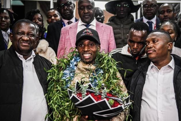 Kenyan athletics icon Sabastian Sawe returns home after historic London win Kenyan athletics icon Sabastian Sawe returns home after historic London win NAIROBI, KENYA - APRIL 29: Kenyan athlete Sabastian Sawe C is celebrated by family, friends, and fans upon his arrival at Jomo Kenyatta International Airport in Nairobi, Kenya on April 29, 2026. Sawe returned to a hero s welcome after making history at the 2026 London Marathon, where he became the first person to officially run a marathon in under two hours. Gerald Anderson Anadolu Nairobi Kenya. Editorial use only. Please get in touch for any other usage.  Copyright: x2026xAnadoluxGeraldxAndersonx Nairobi Kenya. Editorial use only. Please get in touch for any other usage.  Copyright: xIMAGO AnadoluxAgencyxIMAGO GeraldxAndersonx