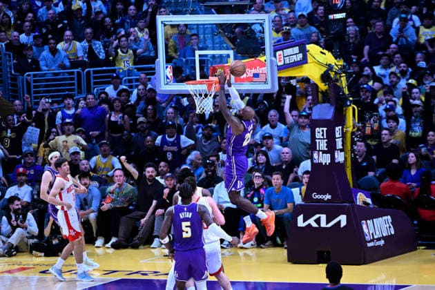 NBA, Basketball Herren, USA Playoff: Los Angeles Lakers vs Houston Rockets in Los Angeles LOS ANGELES, CA - APRIL 29: LeBron James of Lakers baskets during the NBA playoffs game 5 between Los Angeles Lakers and Houston Rockets at the Crypto.com Arena on April 29, 2026 in Los Angeles, California, United States. Tayfun Coskun Anadolu California United States. Editorial use only. Please get in touch for any other usage.  Copyright: x2026xAnadoluxTayfunxCoskunx