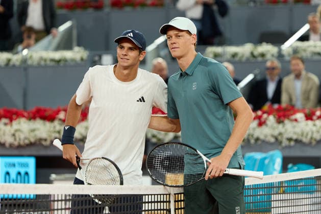 (260430) -- MADRID, April 30, 2026 -- Jannick Sinner (R) and Rafael Jodar pose for photos before the men s singles quarterfinal match between Jannik Sinner of Italy and Rafael Jodar of Spain at the 2026 Madrid Open tennis tournament in Madrid, Spain, on April 29, 2026. ) (SP)SPAIN-MADRID-TENNIS-MADRID OPEN-MEN S SINGLES MengxDingbo 