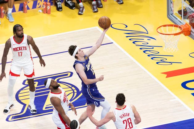 NBA, Basketball Herren, USA Playoff 2026: Rockets 99:93 Lakers Los Angeles Lakers’ Austin Reaves (15) goes past to the basket the Houston Rockets during Game 5 of a first-round NBA playoff series at Crypto.com Arena on Wednesday, April 29, 2026 in Los Angeles. Los Angeles United States Copyright: xRingoxChiux xSOPAxImagesx 20260429RC.Lakers023