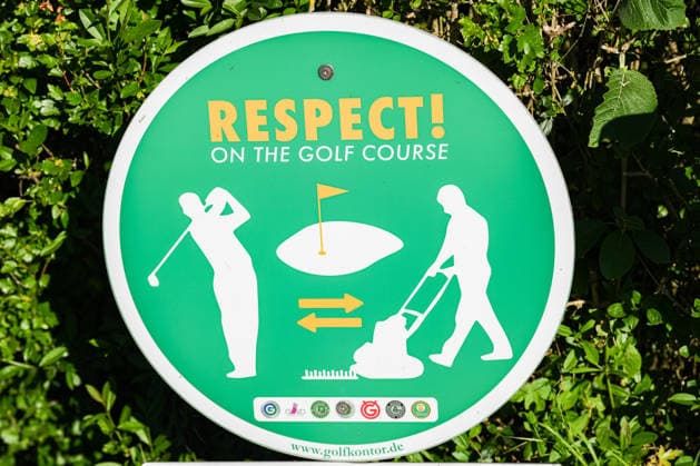 Deutsche Lochspielmeisterschaft Männer - GC Urloffen 2026, 30.04.2026 Schild mit Respect! On the Golf course Deutsche Lochspielmeisterschaft Männer - GC Urloffen 2026, 30.04.2026 Copyright: xBEAUTIFULxSPORTS Boscox