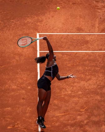 Mutua Madrid Open - Day Eleven MADRID, SPAIN - APRIL 30: Hailey Baptiste of United States serves against Mirra Andreeva during the Women s Singles Semi-Final match on day Eleven during the Mutua Madrid Open 2026 tournament celebrated at La Caja Magica on April 30, 2026 in Madrid, Spain. Madrid La Caja Magica Madrid Spain Copyright: xAlbertoxGardinx AGardin_20260430_Tennis_Madrid_Day11_0205