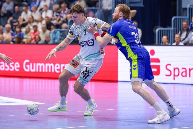 30.04.2026, Handball, 1. HBL, VfL Gummersbach - Frisch Auf! Göppingen, Saison 2025 2026 Herren, Schwalbe-Arena: Victor Klove (Frisch Auf Göppingen 07) im Zweikampf gegen Tom Kiesler (VfL Gummersbach 30) Nordrhein-Westfalen Deutschland