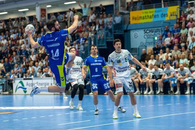 Teitur Oern Einarsson, Rueckraum, (VfL Gummersbach 14), Miloš Vujović, Aussen, (VfL Gummersbach 6), Rutger ten Velde, Aussen, (Frisch Auf Goeppingen 5), VfL Gummersbach vs. Frisch Auf! Goeppingen, Daikin Handball Bundesliga, Herren , 30. Spieltag, 30.04.2026 Gummersbach NRW Deutschland