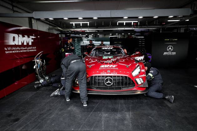 AUTO - ELMS - 4 HOURS OF LE CASTELLET 2026 mecaniciens, mechanics 62 AL-KHELAIFI Abdulla Ali (qat), HANSES Julian (ger), CHRISTODOULOU Adam (gbr), Team Qatar by Iron Lynx, Mercedes-AMG LMGT3, LMGT3, action, arret aux stands, pit stop during the 4 Hours of Le Castellet 2026, 2nd round of the 2026 European Le Mans Series on the Circuit Paul Ricard from May 1 to 3, 2026 in Le Castellet, France - Le CastelletFrance  Copyright: xPauloxMariax