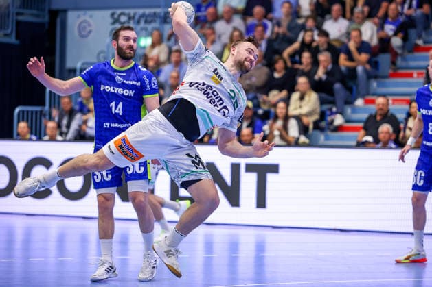 30.04.2026, Handball, 1. HBL, VfL Gummersbach - Frisch Auf! Göppingen, Saison 2025 2026 Herren, Schwalbe-Arena: Ludvig Aström (Frisch Auf Göppingen 25) wirft den Ball auf das Tor Nordrhein-Westfalen Deutschland