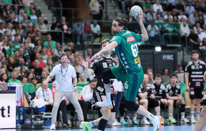 Leipzig, 30.04.2026, Arena Leipzig, Handball, Bundesliga, 30.Spieltag , SC DHfK Leipzig vs. HC Erlangen , Im Bild; Dean Bombac ( 67, DHfK). , Nur zur redaktionellen Nutzung. Only editorial use. , DHB HBL regulations prohibit any use of photographs as image sequences and or quasi-video. ,
