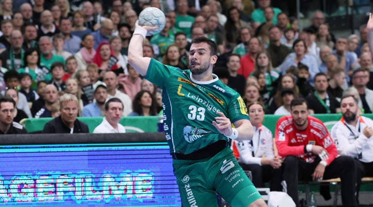 Leipzig, 30.04.2026, Arena Leipzig, Handball, Bundesliga, 30.Spieltag , SC DHfK Leipzig vs. HC Erlangen , Im Bild; Luka Rogan (33, Leipzig). , Nur zur redaktionellen Nutzung. Only editorial use. , DHB HBL regulations prohibit any use of photographs as image sequences and or quasi-video. ,