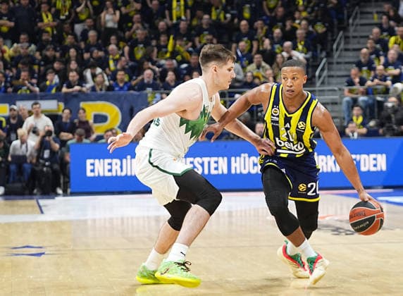 Fenerbahce Beko v Zalgiris - EuroLeague ISTANBUL, TURKIYE - APRIL 30: Devon Howard Hall (20) of Fenerbahce Beko in action against Azuolas Tubelis (10) of Zalgiris during the EuroLeague play-off second match between Fenerbahce Beko and Zalgiris at Ulker Sports and Event Hall in Istanbul, Turkiye on April 30, 2026. Esra Bilgin Anadolu Istanbul Turkey. Editorial use only. Please get in touch for any other usage.  Copyright: x2026xAnadoluxEsraxBilginx