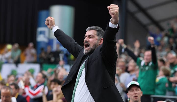 Leipzig, 30.04.2026, Arena Leipzig, Handball, Bundesliga, 30.Spieltag , SC DHfK Leipzig vs. HC Erlangen 30:29 , Im Bild; Leipzig jubelt. Geschäftsführer Karsten Günther Guenther (Leipzig). , Nur zur redaktionellen Nutzung. Only editorial use. , DHB HBL regulations prohibit any use of photographs as image sequences and or quasi-video. ,