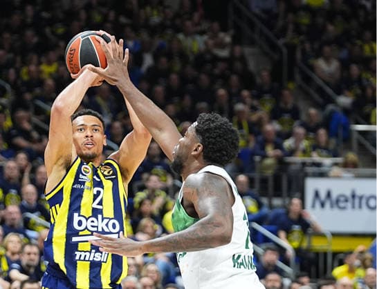 Fenerbahce Beko v Zalgiris - EuroLeague ISTANBUL, TURKIYE - APRIL 30: Wade Baldwin (2) of Fenerbahce Beko in action against Moses Wright (R) of Zalgiris during the EuroLeague play-off second match between Fenerbahce Beko and Zalgiris at Ulker Sports and Event Hall in Istanbul, Turkiye on April 30, 2026. Esra Bilgin Anadolu Istanbul Turkey. Editorial use only. Please get in touch for any other usage.  Copyright: x2026xAnadoluxEsraxBilginx