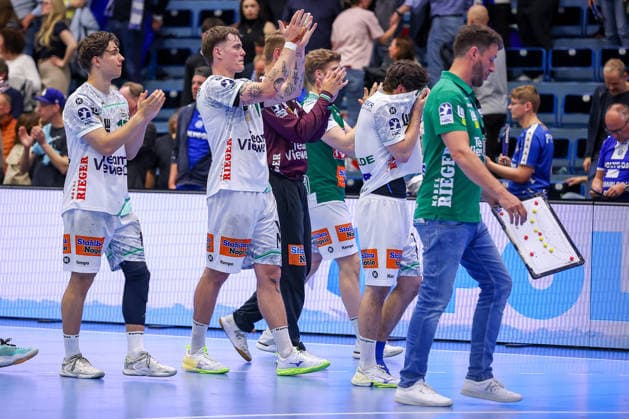 30.04.2026, Handball, 1. HBL, VfL Gummersbach - Frisch Auf! Göppingen, Saison 2025 2026 Herren, Schwalbe-Arena: Enttäuschte Gesichter nach dem 29:29 Unentschieden. Nordrhein-Westfalen Deutschland