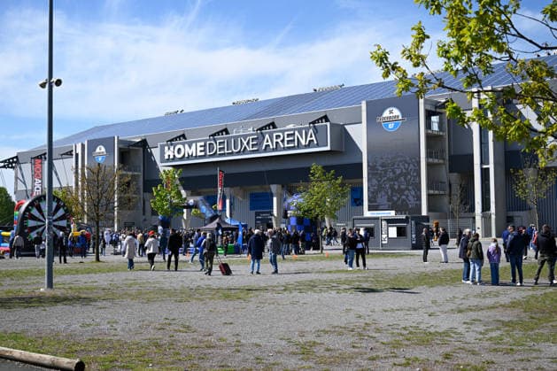 Paderborn, Home Deluxe Arena, 26.04.26, GER, Herren, 2.Bundesliga, Saison 2025-2026, SC Paderborn 07 - FC Schalke 04 Bild: Stadionansicht außen DFL regulations prohibit any use of photographs as image sequences and or quasi-video. NRW Deutschland *** Paderborn, Home Deluxe Arena, 26 04 26, GER, Herren, 2 Bundesliga, Saison 2025 2026, SC Paderborn 07 FC Schalke 04 Bild Stadionansicht außen DFL regulations prohibit any use of photographs as image sequences and or quasi video NRW Deutschland