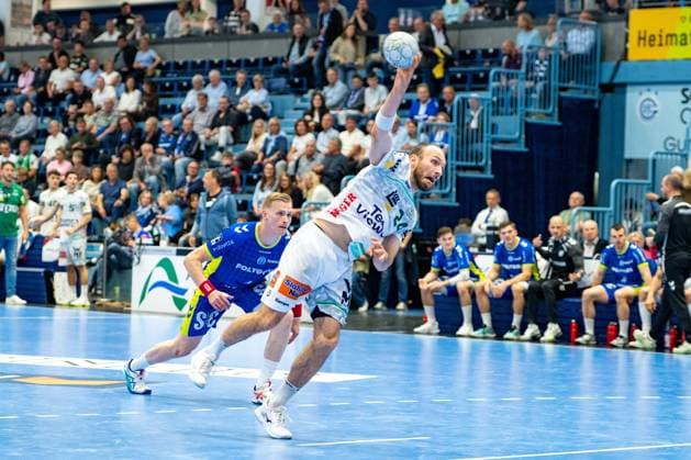 Marcel Schiller, Aussen, (Frisch Auf Goeppingen 24), Ellidi Snaer Vidarsson, Kreislaeufer, (VfL Gummersbach 4), VfL Gummersbach vs. Frisch Auf! Goeppingen, Daikin Handball Bundesliga, Herren , 30. Spieltag, 30.04.2026 Gummersbach NRW Deutschland