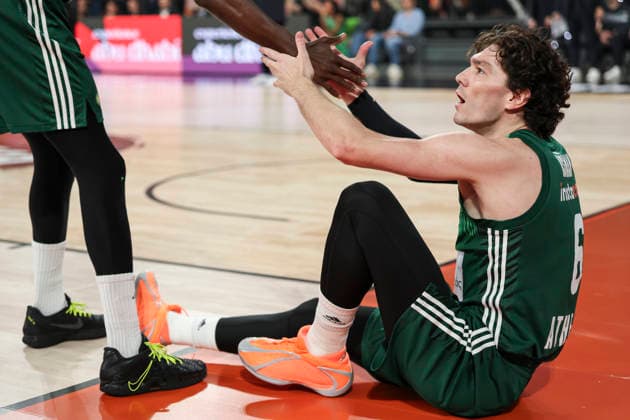 April 30, 2026, Valencia, Valencia, Spain: Cedi Osman of Panathinaikos AKTOR Athens gestures during the EuroLeague Play Off Game 2 match between Valencia Basket and Panathinaikos Aktor Athens at Roig Arena on April 30, 2026 in Valencia, Spain. Valencia Basket V Panathinaikos Aktor Athens - Euroleague 2025 2026 Play Off Game 2  - ZUMAa181 20260430_zaa_a181_189 Copyright: xIrinaxR.xHipolitox