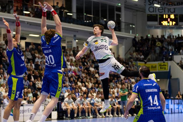 Erik PERSSON (FRISCH AUF! Goeppingen, 22) erzielt ein Tor, Aktion, Torwurf GER, VfL Gummersbach vs. FRISCH AUF! Goeppingen, Handball, Bundesliga, 30. Spieltag, Spielzeit 2025 2026, 30.04.2026, GER, VfL Gummersbach vs. FRISCH AUF! Goeppingen, Handball, Bundesliga, 30. Spieltag, Spielzeit 2025 2026, 30.04.2026, Gummersbach Copyright: xEibnerxPressefoto OliverxSchmidtx EP_OST