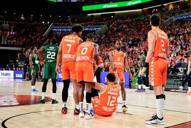 ESP: Valencia Basket v Panathinaikos AKTOR Athens PlayOff Euroleague. Neal Sako of Valencia during the Euroleague match, playoff Game 2, between Valencia Basket and Panathinaikos AKTOR Athens played at Roig Arena Stadium on April 30, 2026 in Valencia Spain Valencia Spain Basketball Copyright: xPacoxMGEstudix xAgenciaxLOFx