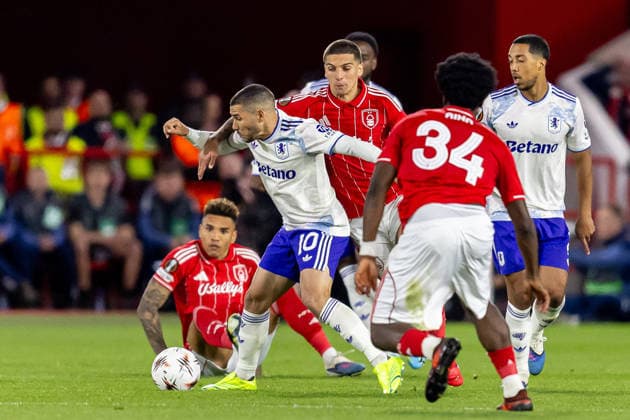 Nottingham Forest v Aston Villa, Europa League, Semi Final First Leg Aston Villa midfielder Emi Buendia (10) battles for possession during the Europa League semi-final 1st leg match between Nottingham Forest and Aston Villa at the City Ground, Nottingham, UK on 30 April 2026. Nottingham City Ground Nottinghamshire UK Editorial use only , Copyright: xManjitxNarotrax PSI-24183-0052