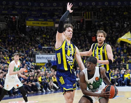 Fenerbahce Beko v Zalgiris - EuroLeague ISTANBUL, TURKIYE - APRIL 30: Tarik Biberovic (L) of Fenerbahce Beko in action against Sylvain Francisco (3) of Zalgiris during the EuroLeague play-off second match between Fenerbahce Beko and Zalgiris at Ulker Sports and Event Hall in Istanbul, Turkiye on April 30, 2026. Esra Bilgin Anadolu Istanbul Turkey. Editorial use only. Please get in touch for any other usage.  Copyright: x2026xAnadoluxEsraxBilginx