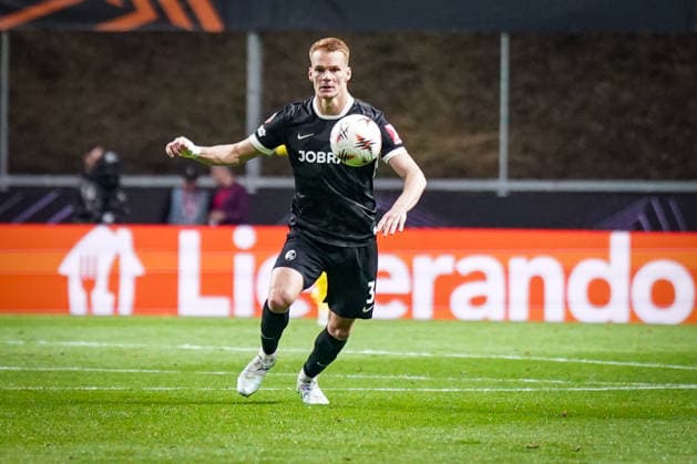 Portugal: Fussball Europa League 2025 - 2026, Halbfinale - Sporting Braga vs SC Freiburg - Estadio Municipal de Braga (POR): Philipp Lienhart (SC Freiburg, 03) Copyright: xJOERANxSTEINSIEKx