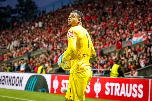 Portugal: Fussball Europa League 2025 - 2026, Halbfinale - Sporting Braga vs SC Freiburg - Estadio Municipal de Braga (POR): Noah Atubolu (SC Freiburg, 01) Mimik, Gesichtsausdruck, Emotion Copyright: xJOERANxSTEINSIEKx