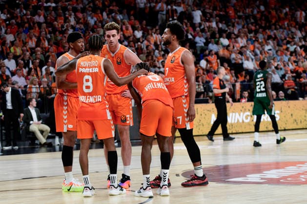 ESP: Valencia Basket v Panathinaikos AKTOR Athens PlayOff Euroleague. players during the Euroleague match, playoff Game 2, between Valencia Basket and Panathinaikos AKTOR Athens played at Roig Arena Stadium on April 30, 2026 in Valencia Spain Valencia Spain Basketball Copyright: xPacoxMGEstudix xAgenciaxLOFx